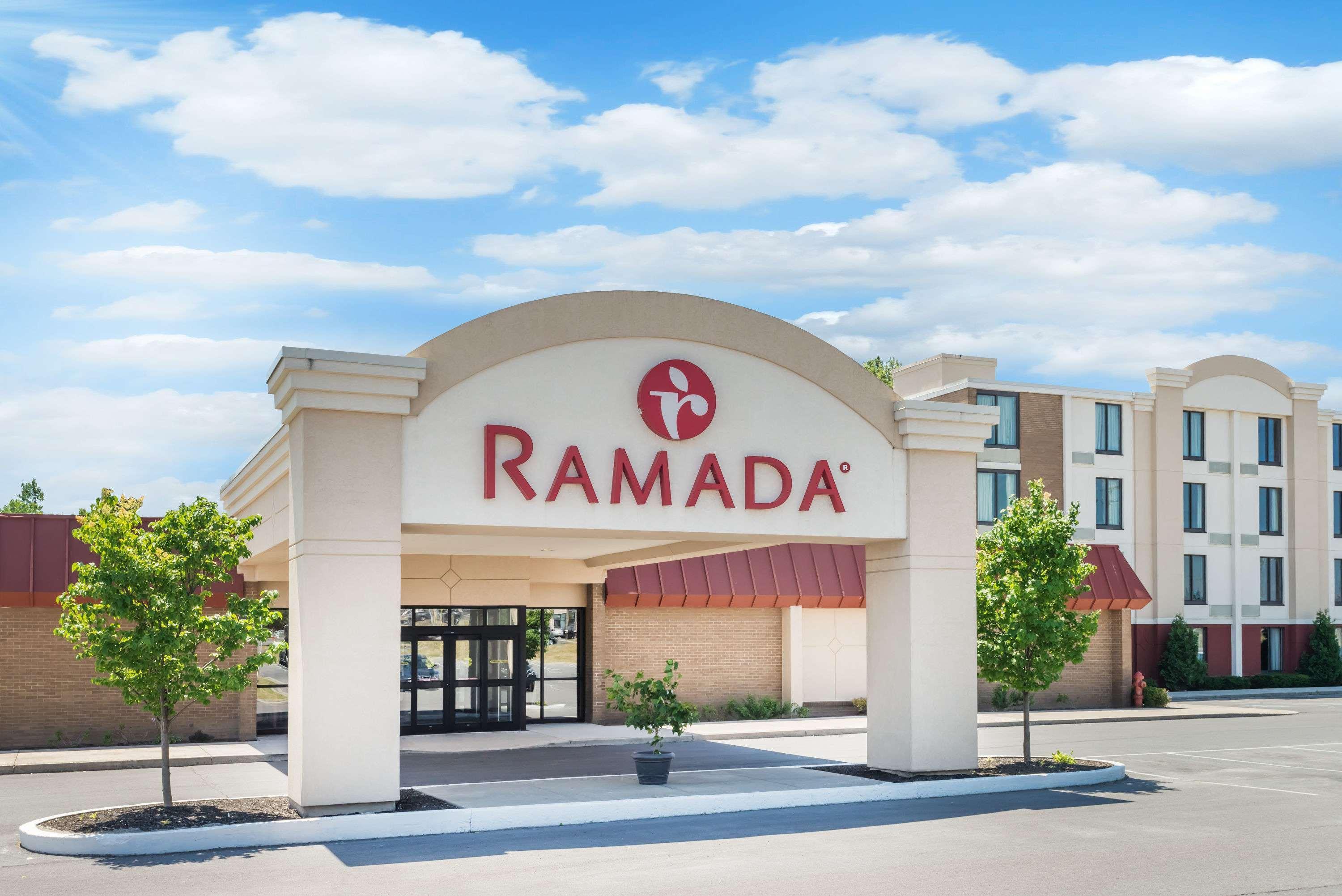 Ramada By Wyndham Watertown Thousand Exterior photo